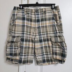Old Navy Broke In Cargo Classic Length Shorts Men's 33 Plaid 10" Inseam Casual